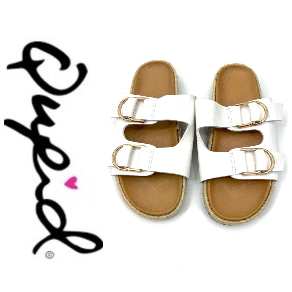πSALEπ NWT Qupid White Slides - Picture 1 of 6